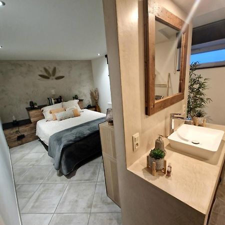 Le Twenty Bed & Breakfast มาร์ช-อ็อง-เฟเมน ภายนอก รูปภาพ