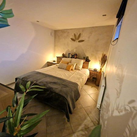 Le Twenty Bed & Breakfast มาร์ช-อ็อง-เฟเมน ภายนอก รูปภาพ
