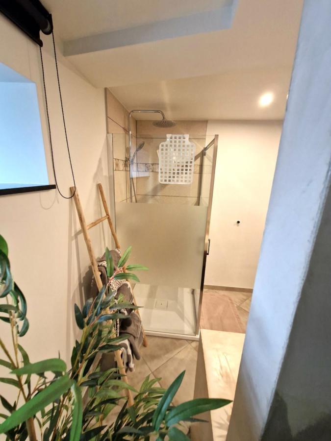 Le Twenty Bed & Breakfast มาร์ช-อ็อง-เฟเมน ภายนอก รูปภาพ